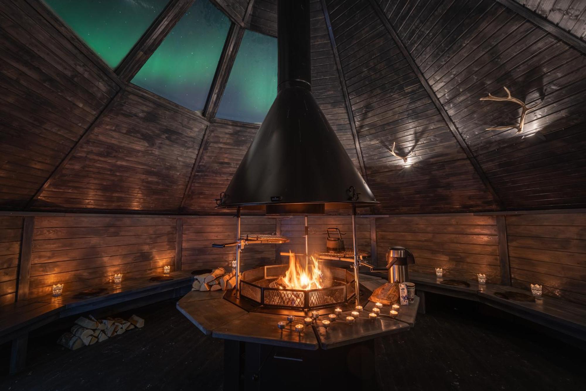 Kuukkeli Log Houses Aurora Resort Saariselkä Exteriör bild