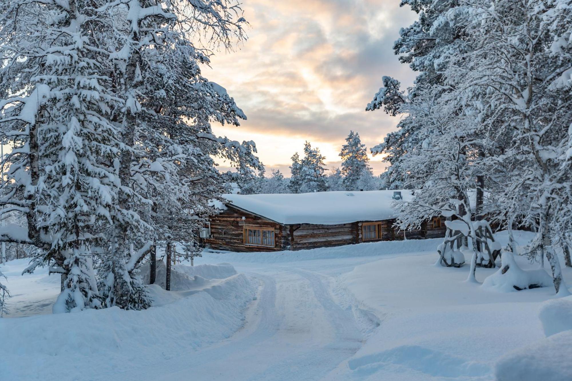 Kuukkeli Log Houses Aurora Resort Saariselkä Exteriör bild