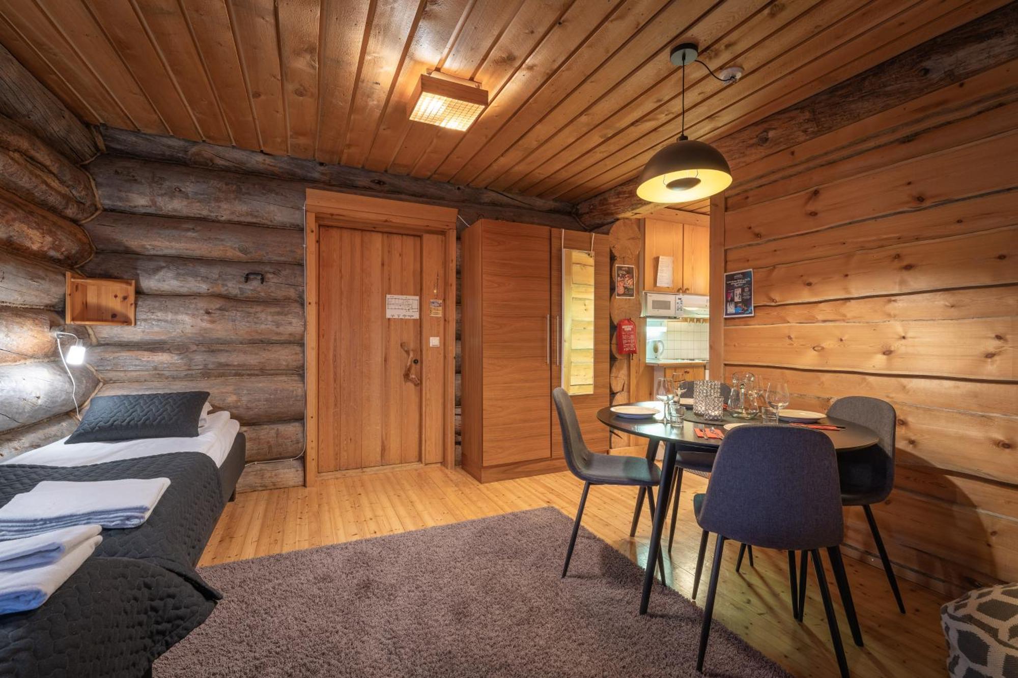 Kuukkeli Log Houses Aurora Resort Saariselkä Rum bild